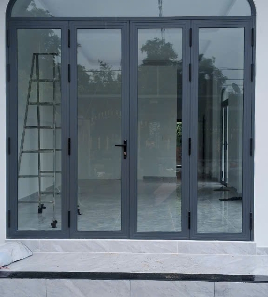 Cửa nhôm kính 4 khung