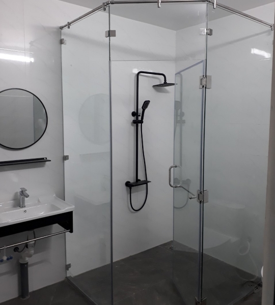 PHÒNGTẤM KÍNH CƯỜNG LỰC